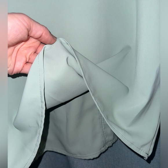 Crochet design with High neck and Puff Sleeve Blouse - Picture 7 of 8